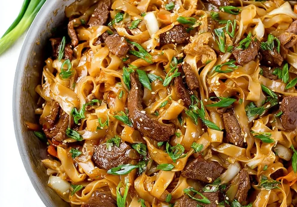 Beef Chow Fun (Beef & Noodle Stir Fry)