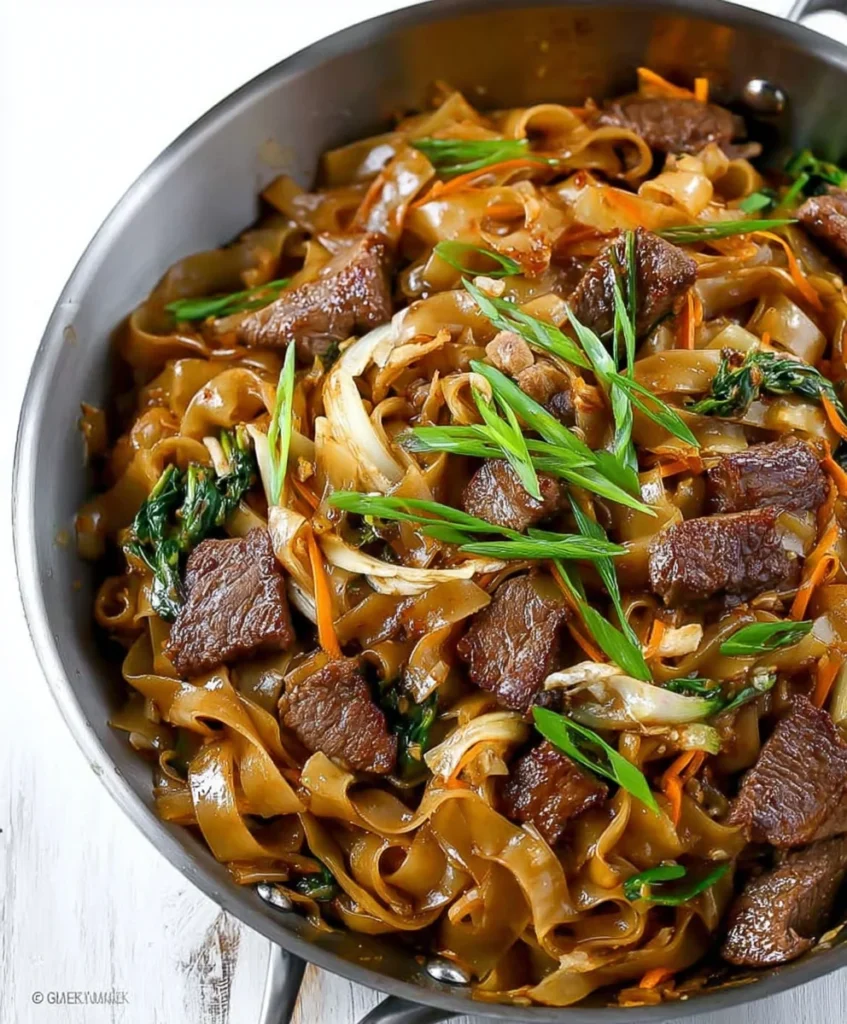 Beef Chow Fun (Beef & Noodle Stir Fry)